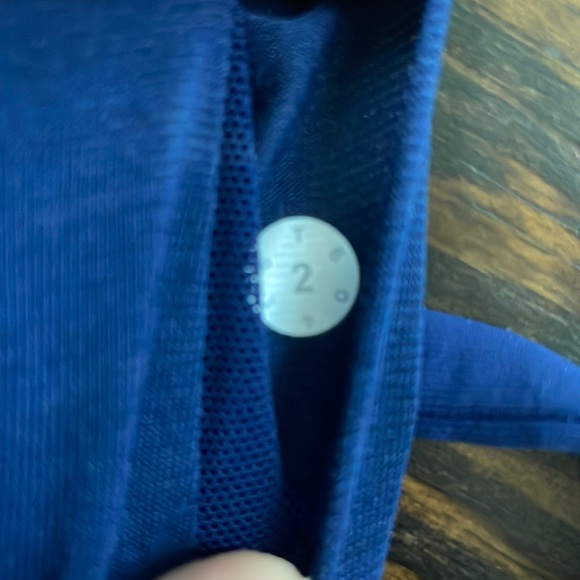 Lululemon Energy Sports Bra in size 2 - Picture 6 of 6